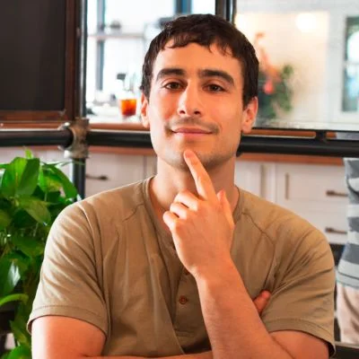 Aaron Maté